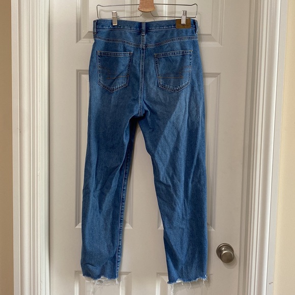 American eagle medium wash mom jean size 10 - Picture 5 of 7